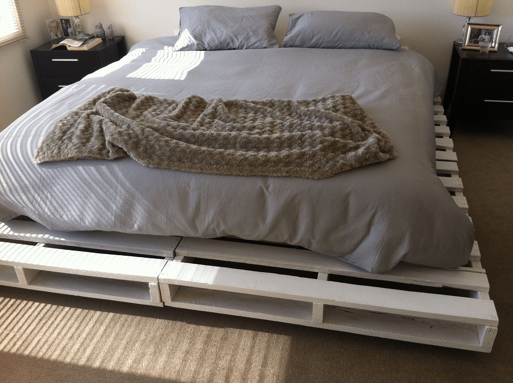 postel z palet